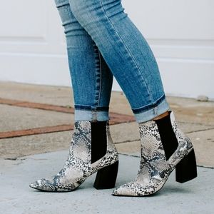 Wild and Free Snake Booties Size 7.5